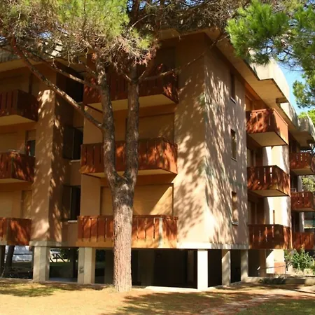 Welcoming Flat With Garden-view Terrace - Beahost Daire