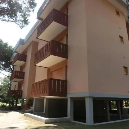 Welcoming Flat With Garden-view Terrace - Beahost Apartment Bibione