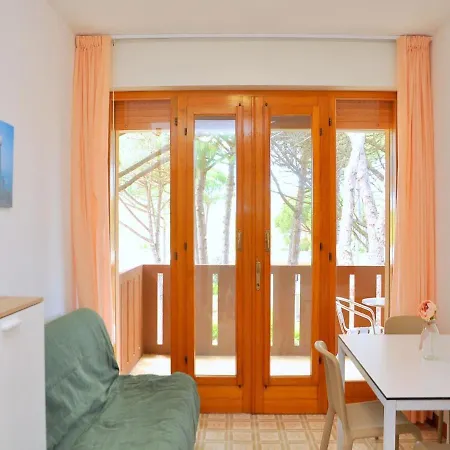 Welcoming Flat With Garden-view Terrace - Beahost Apartment *