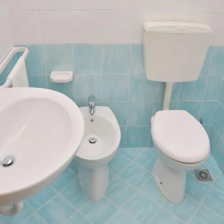 Welcoming Flat With Garden-view Terrace - Beahost