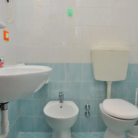 Welcoming Flat With Garden-view Terrace - Beahost * Bibione