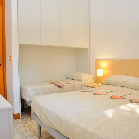Welcoming Flat With Garden-view Terrace - Beahost Apartment