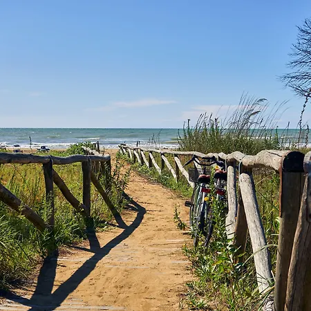 Welcoming Flat With Garden-view Terrace - Beahost Bibione